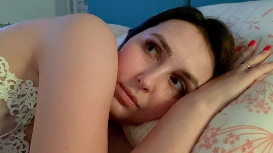 Stepmom with a juicy ass moved into a hotel room with her stepson to have sex