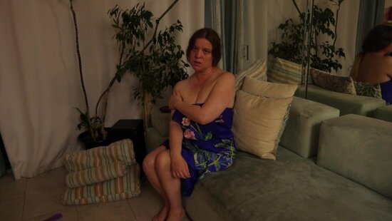 The stepson decided to cheer up his mother with his strong penis and pushed her into infidelity.