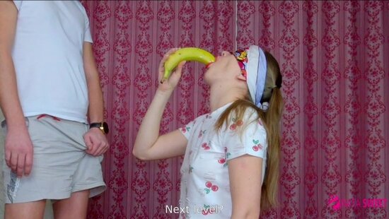 The stepbrother brazenly cheated his sister during the game and shoved his hard cock into her mouth, then fucked her.