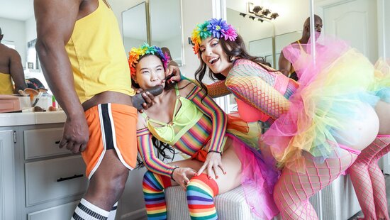 Lesbian had interracial threesome with her friend and her boyfriend